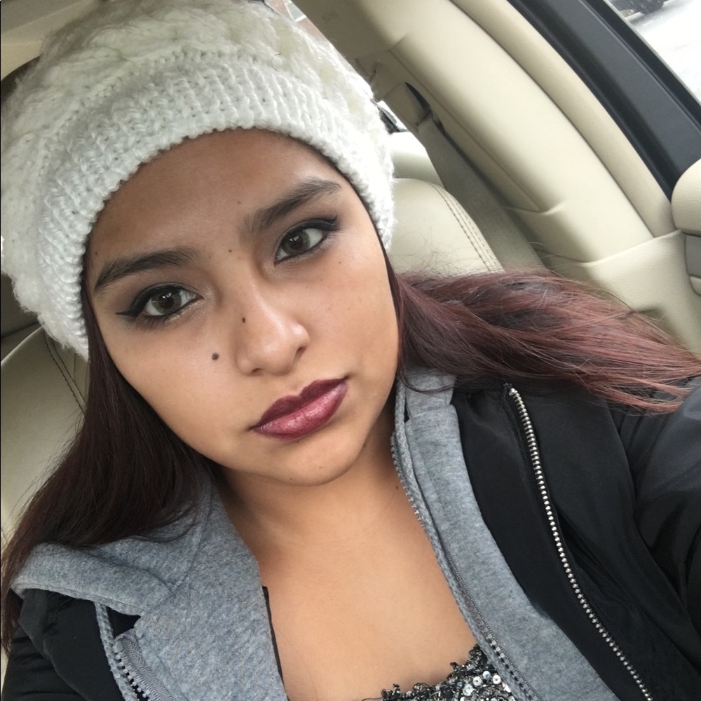 Meet your Posher, Paola